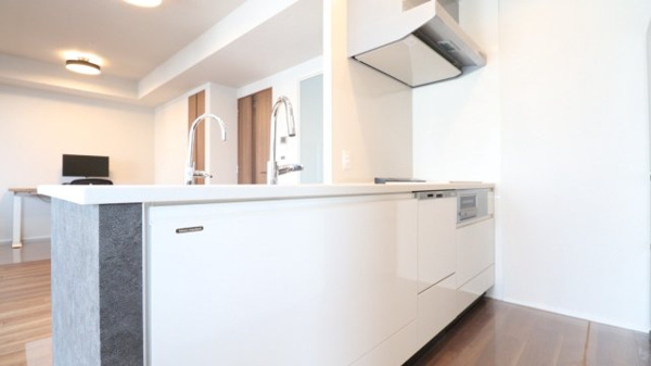 【キッチン】 | 【キッチン】カウンターキッチンとなっており、景色を楽しみながらお料理していただけます◎
