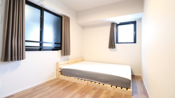 【洋室】 | 【洋室①】約6.0帖の洋室です！WICもありお部屋を広くお使いいただけます◎