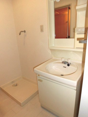 大阪市中央区内淡路町１丁目の賃貸マンションの洗面所