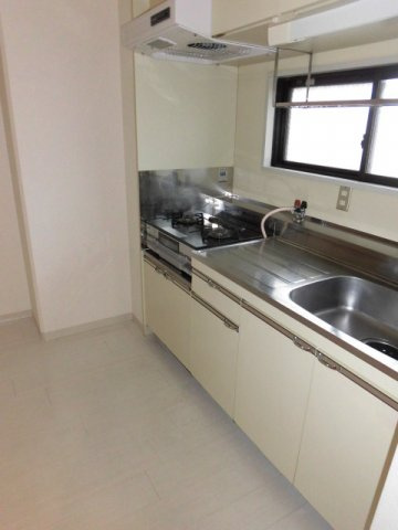 大阪市中央区内淡路町１丁目の賃貸マンションのキッチン