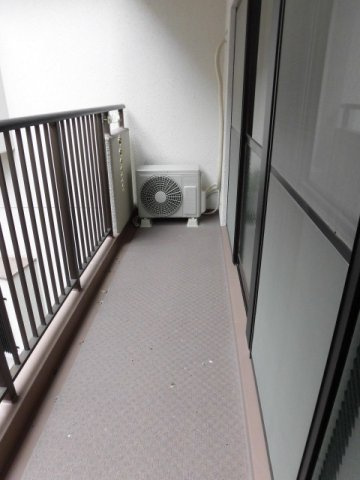 大阪市中央区内淡路町１丁目の賃貸マンションのバルコニー