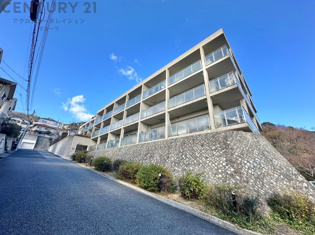 手鉄筋コンクリート造４階建て