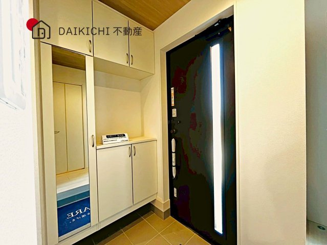 【玄関】 | 羽生市中岩瀬　GRAFARE　新築戸建　全3棟　2号棟