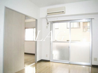 【居間・リビング】 | アメージンググレイス | 洋室のお部屋です。