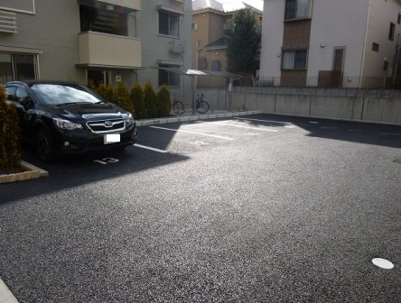 フェリーチェBの駐車場