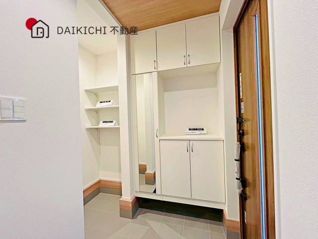 【玄関】 | 羽生市中岩瀬　GRAFARE　新築戸建　全3棟　3号棟