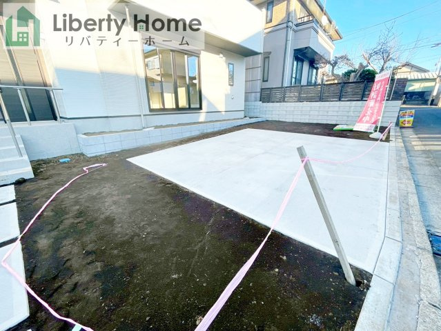 牛久市田宮町27期　新築戸建　の駐車場