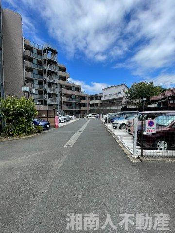 日神パレステージ辻堂の駐車場|駐車場です