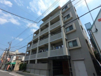 【外観】 | 鉄筋コンクリート造のがっちりとした建物。