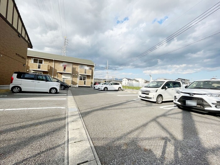 ローズコート上耕地の駐車場
