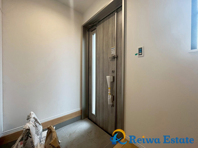 新築戸建　茅ヶ崎市松林2丁目の玄関