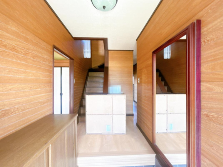 北茨城市関南町神岡上　中古戸建の玄関