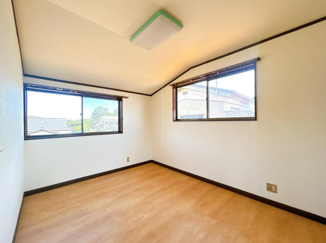北茨城市関南町神岡上　中古戸建の洋室
