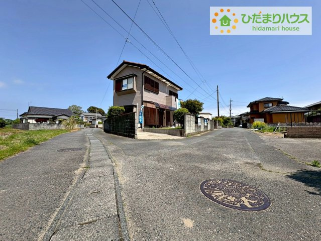 北茨城市関南町神岡上　中古戸建の前面道路含む現地写真|車の出入りもラクラクできちゃいます(^^♪