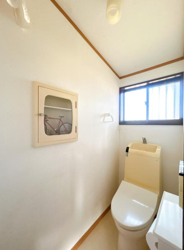 北茨城市関南町神岡上　中古戸建のトイレ