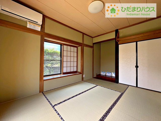 北茨城市関南町神岡上　中古戸建の和室|扉を閉じれば来客用のお部屋として。開いて広い空間を作れば、お子様の遊び部屋として使えます！