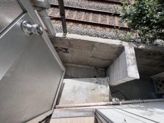 藤が丘貸家のバルコニー