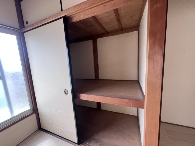 藤が丘貸家の収納