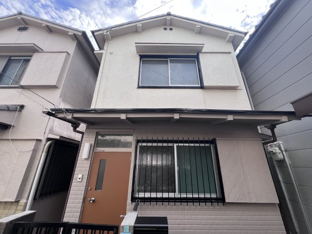 藤が丘貸家のエントランス