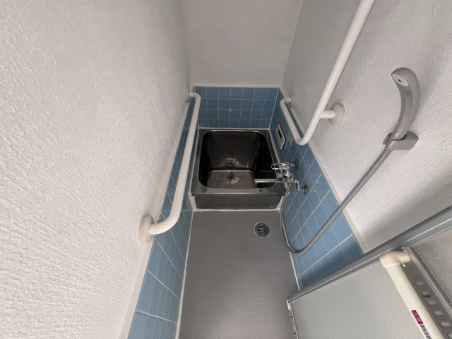 藤が丘貸家の浴室