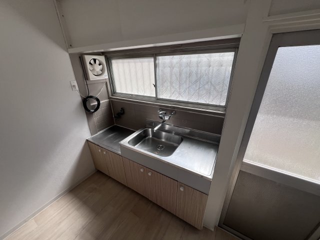 藤が丘貸家の洗面所