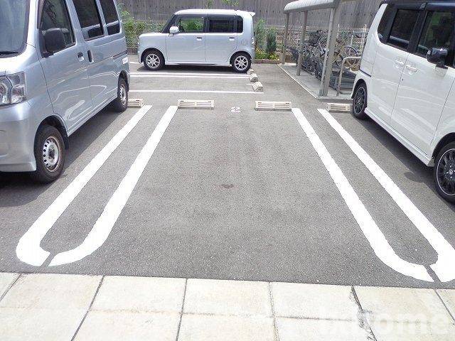 ヴォワ　ラクテ　サウスの駐車場