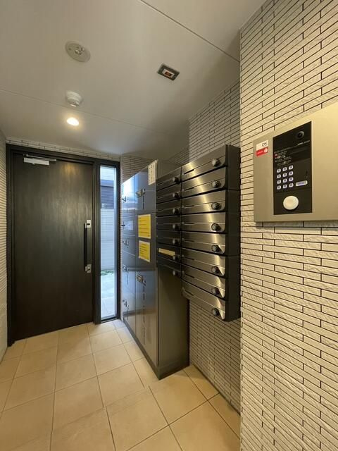 オモチデアカバネキタのエントランス