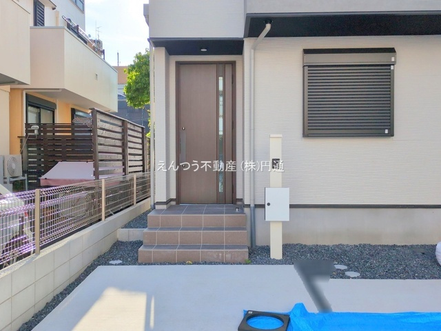 リガーレ柳原1期の玄関