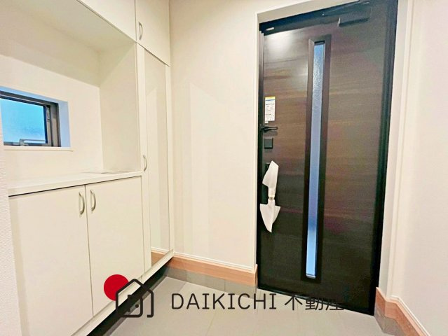 【玄関】 | 桶川市上日出谷南4期　GRAFARE　新築戸建　全3棟　2号棟