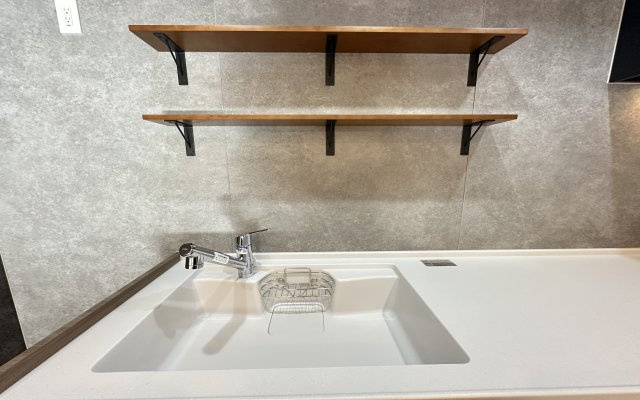 神奈川区神之木台新築戸建てのその他|キッチンには2段の造作カウンター完備♪収納スペースやオシャレなインテリア空間にしたり出来ますね♪