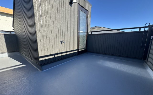 神奈川区神之木台新築戸建てのバルコニー|バルコニーは水栓付なので、ガーデニングや夏にはプールなども出来そうですね♪