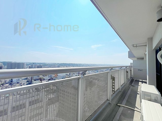 土浦市　ソリッドタワー　中古マンションのバルコニー|お布団やラグなどの大きな物も干しやすい広々としたバルコニー！