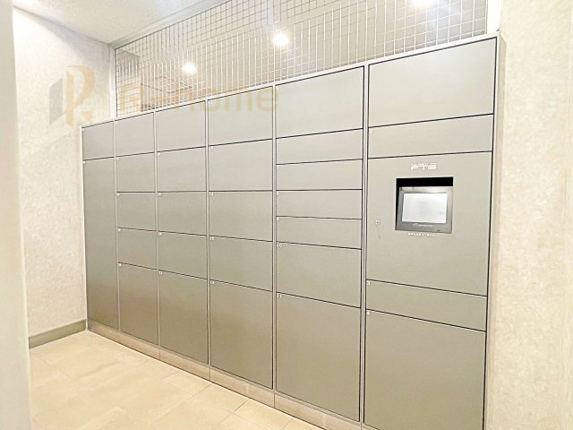 土浦市　ソリッドタワー　中古マンションの設備|不在時も荷物が受け取れる宅配ボックス！共働き家庭も嬉しい設備です♪