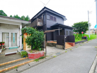 【前面道路含む現地写真】 | 山武市日向台　中古戸建 | 内外装リフォーム済み令和4年7月システムキッチン・ユニットバス等総武本線日向駅徒歩約10分