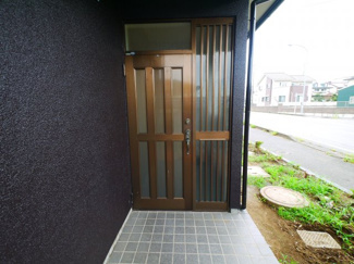 【玄関】 | 山武市日向台　中古戸建 | 内外装リフォーム済み令和4年7月システムキッチン・ユニットバス等総武本線日向駅徒歩約10分