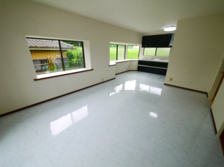 【居間・リビング】 | 山武市日向台　中古戸建 | 内外装リフォーム済み令和4年7月システムキッチン・ユニットバス等総武本線日向駅徒歩約10分