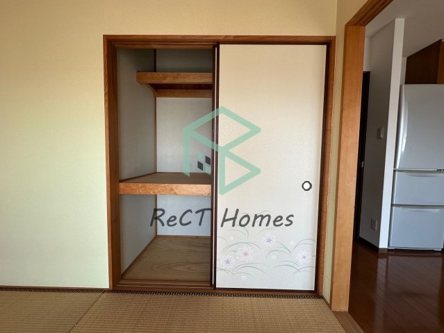 姫路市飾磨区下野田４丁目の賃貸マンションの収納