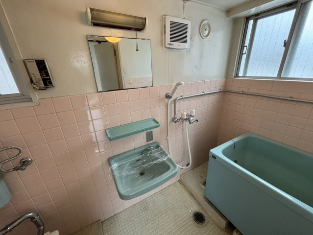 焼津市東小川２丁目のアパートの洗面所