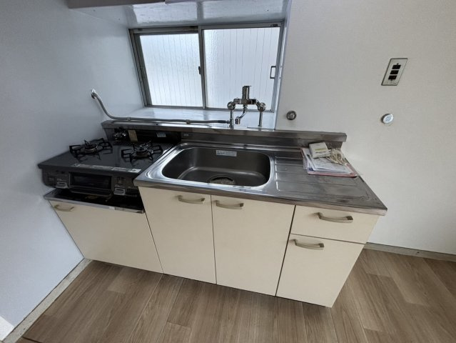 焼津市東小川２丁目のアパートのキッチン