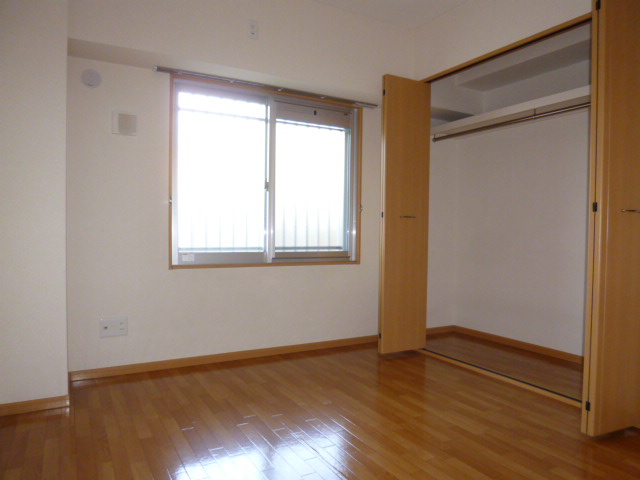 シャン・ド・フルールの寝室|洋室