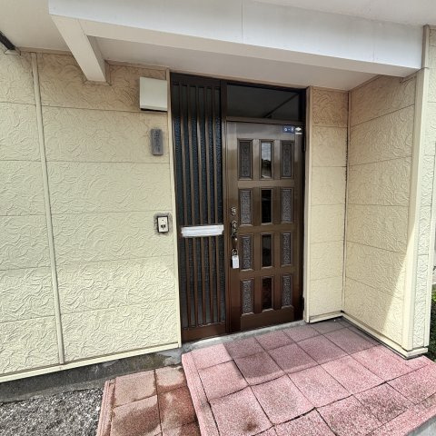 室蘭市絵鞆町3丁目6-8戸建のエントランス