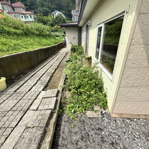 室蘭市絵鞆町3丁目6-8戸建の庭