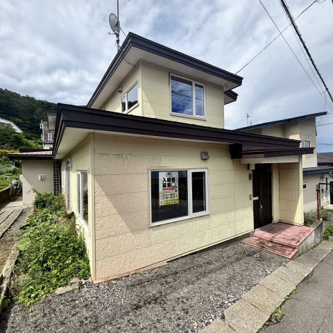 室蘭市絵鞆町3丁目6-8戸建の外観