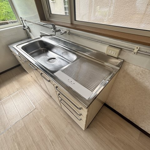 室蘭市絵鞆町3丁目6-8戸建のキッチン