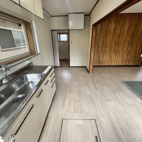 室蘭市絵鞆町3丁目6-8戸建の居間・リビング