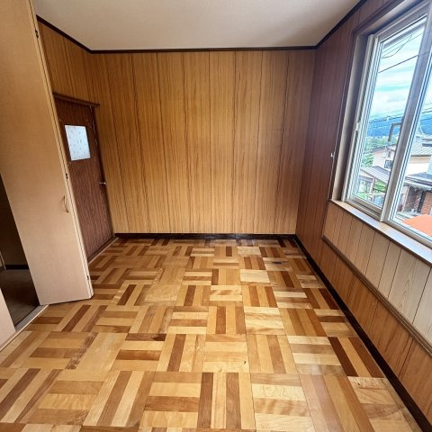 室蘭市絵鞆町3丁目6-8戸建の玄関