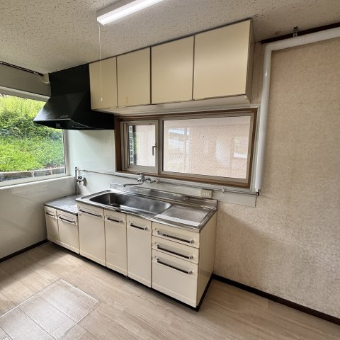 室蘭市絵鞆町3丁目6-8戸建のキッチン