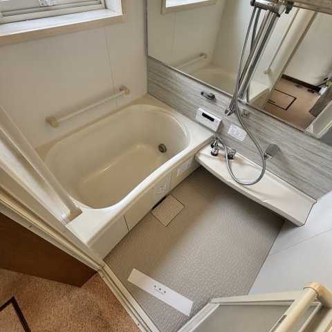 室蘭市絵鞆町3丁目6-8戸建の浴室