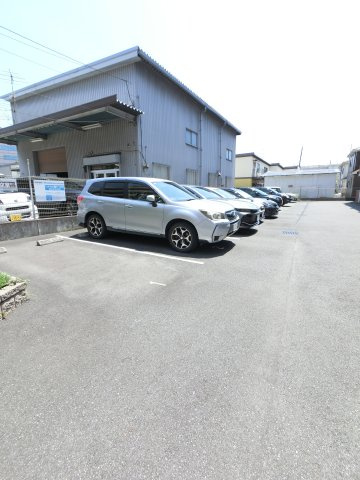 アーバンシャトー千葉の駐車場