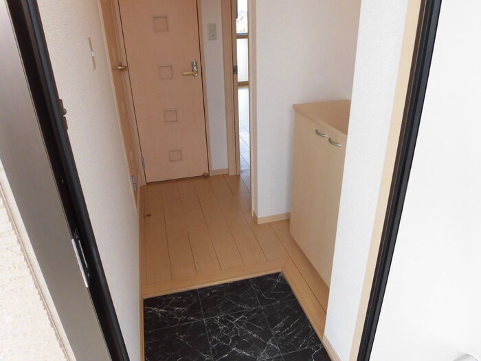 セジュールサティの玄関